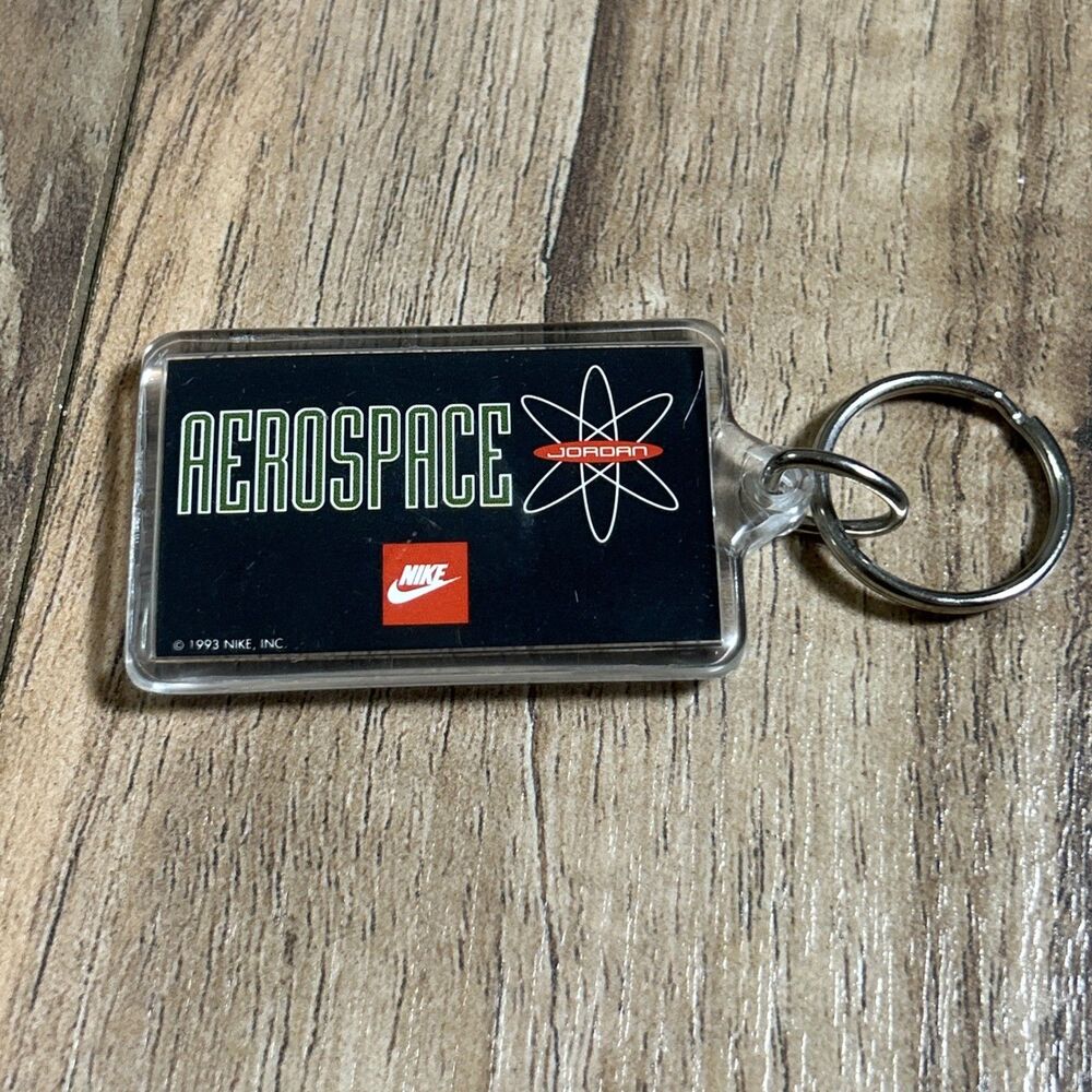 RARE Original 1993 SpaceJam Key Chain Aerospace Nike Jordan Bugs Bunny Vintage